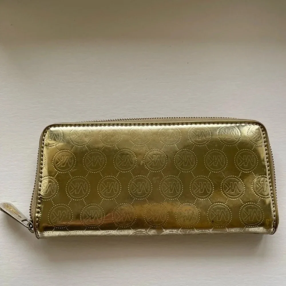 Michael Kors Gold metallic leather Jet Set Zip Around Wallet